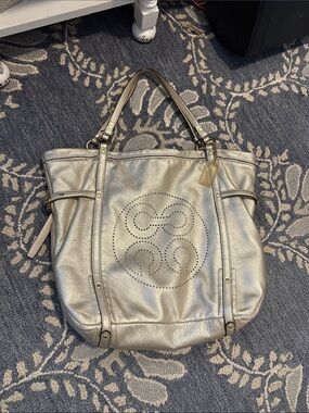 Coach Metallic Audrey Silver Perforated Logo Tote
PERFECT CONDITION